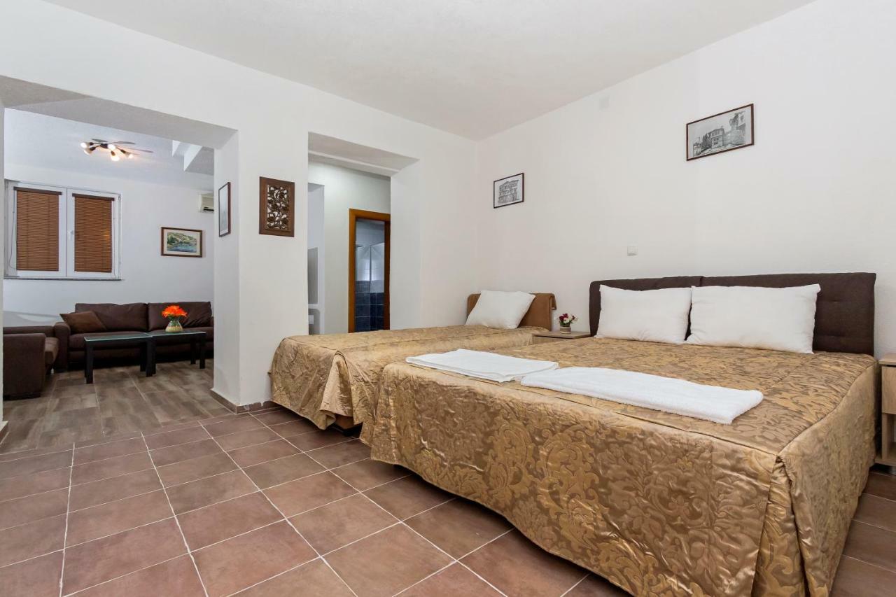 Upper Gate Apartments オフリド エクステリア 写真